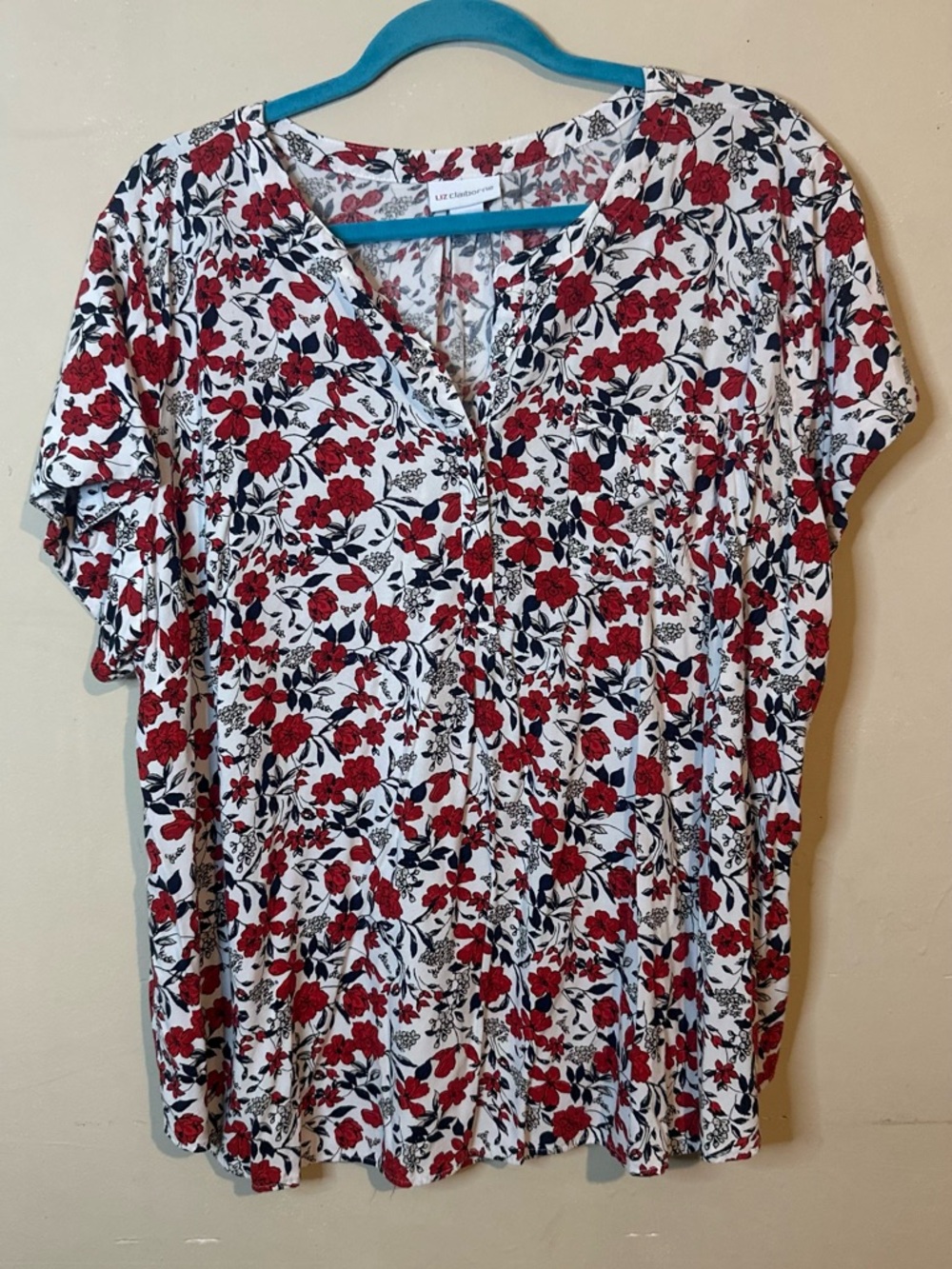 Liz Claiborne 2x White & Red Floral V-Neck Top